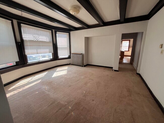 Foto del edificio - 3357 N Bartlett Ave