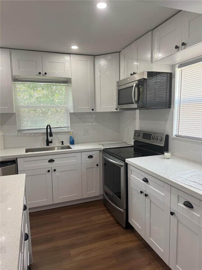 Foto del edificio - 5636 NW 4th Ave