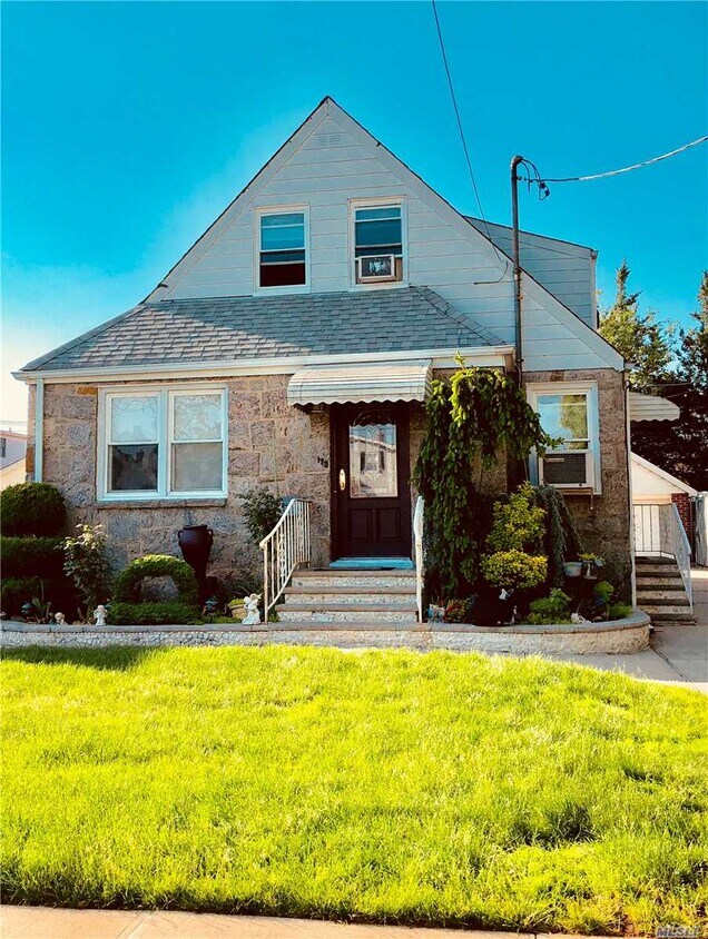Primary Photo - 172 Jerome Ave