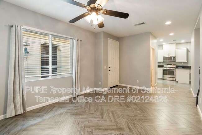 Building Photo - 37343 Paseo Tulipa
