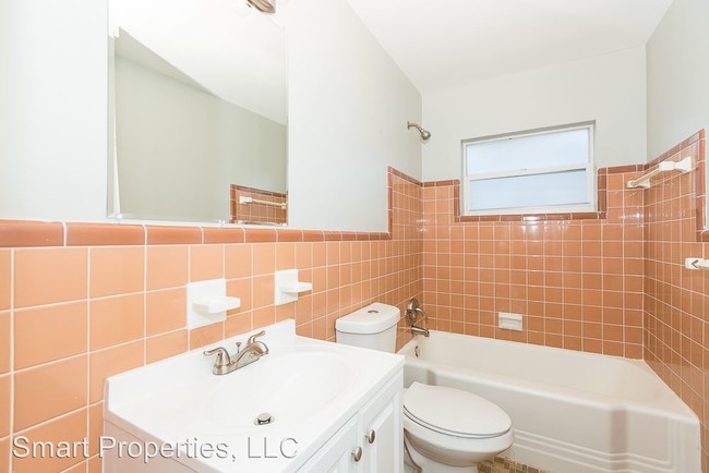 Building Photo - 507 Ariana St