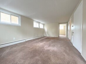 Building Photo - 2670 Sheridan Dr