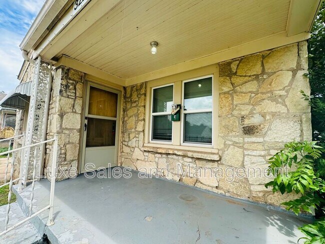 Foto del edificio - 3228 S Clegern St