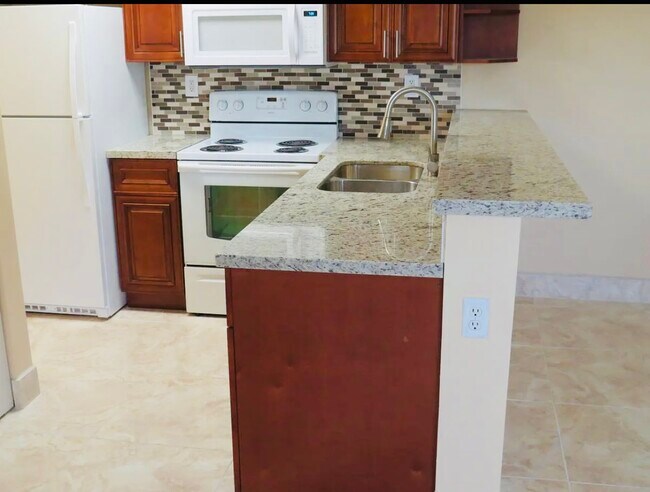 Foto del edificio - 861 SE 8th Ct