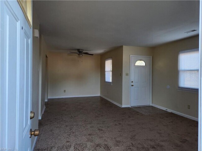 Foto del edificio - 6132 A Brookwood Drive, Suffolk - Availabl...