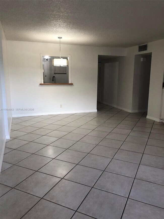 Foto del edificio - 404 NW 68th Ave