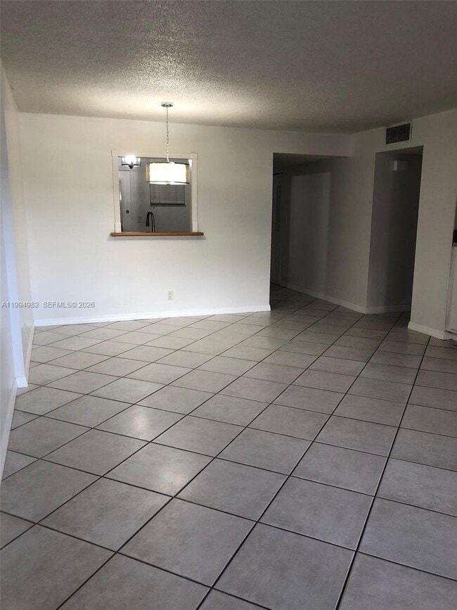 Building Photo - 404 NW 68th Ave