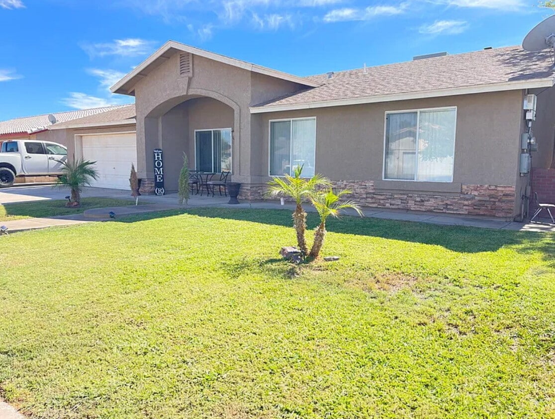 Primary Photo - "Spacious 4-Bedroom, 2 Bathroom Home in Oc...