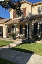 Building Photo - 100 Heritage Way