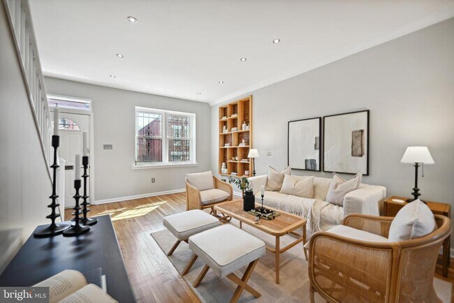 Foto del edificio - 405 Warner St NW