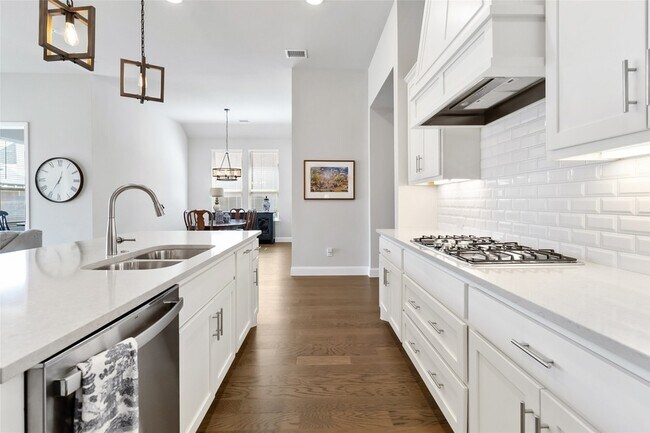 Photo - 1812 Scotney Ct House