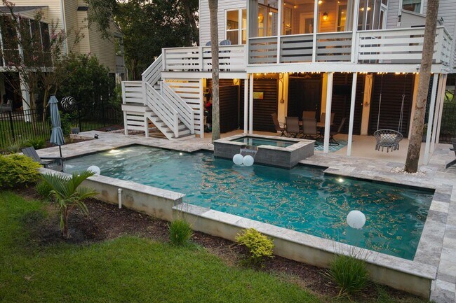 Building Photo - 1353 Black River Dr