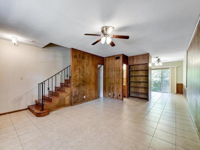 Building Photo - 206 Park Ln