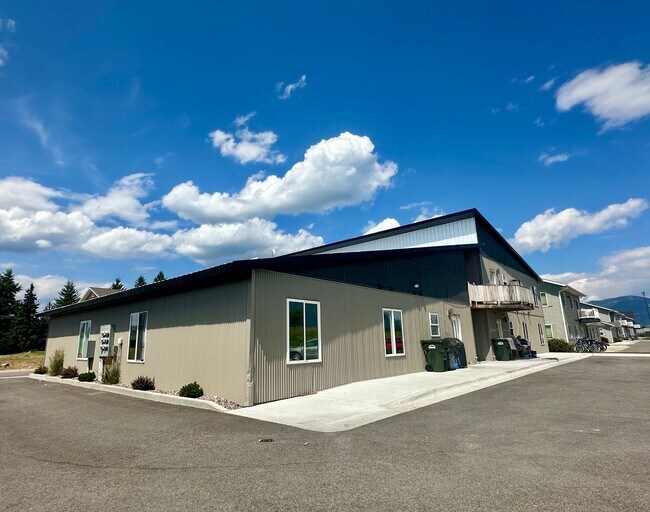 Foto del edificio - 10 Diane Rd