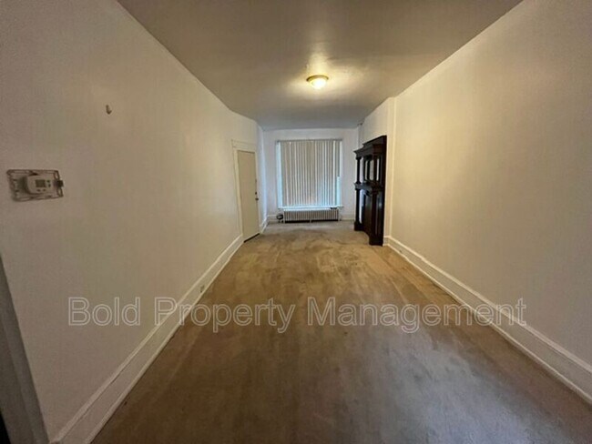 Building Photo - 425 S 15th St