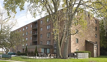 Primary Photo - Fairway Manor