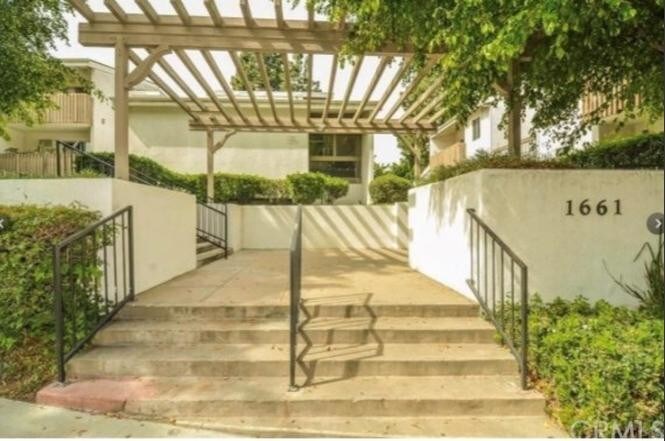 Foto principal - 1661 Neil Armstrong St