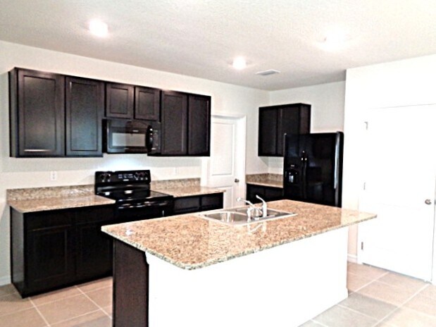 Foto del edificio - 10927 Carlton Fields Dr