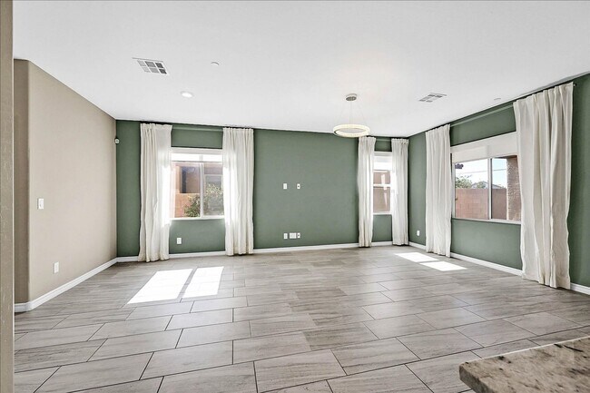Building Photo - Stunning Next-Gen Home! 5 Bedrooms 5 Bathrooms In Gated Community!