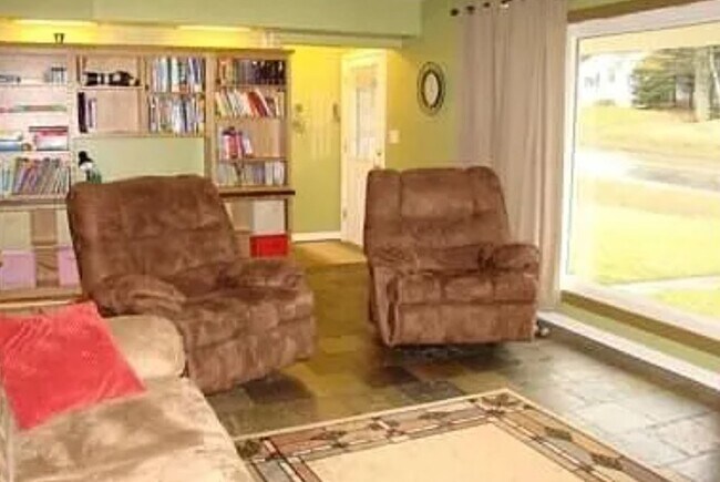 Foto del edificio - 516 Anderson Rd