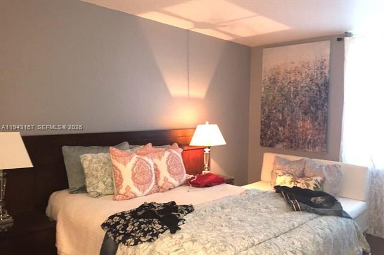 Photo - 100 Lincoln Rd unit 814 (A11943167)