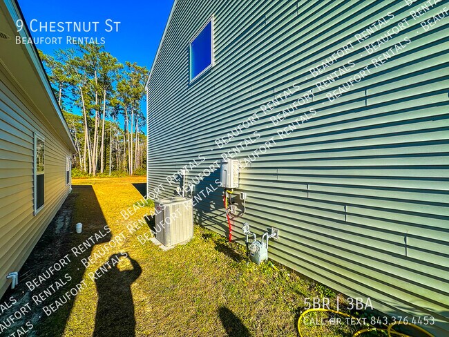 Building Photo - 9 Chestnut St