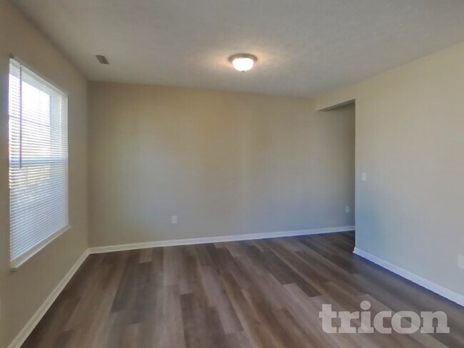 Foto del edificio - 10823 Green Meadow Pl