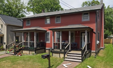 Building Photo - 38 Brook St