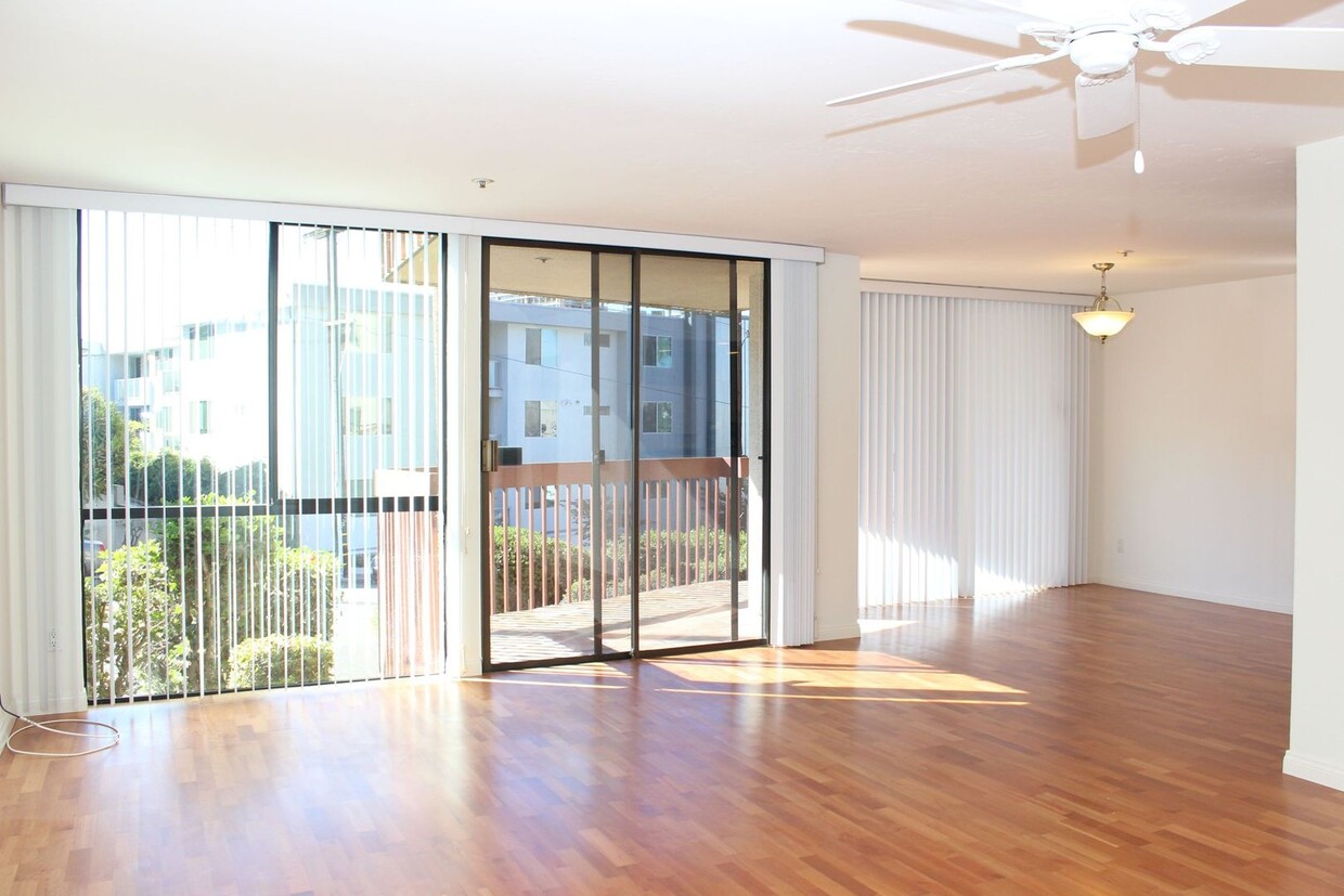 Primary Photo - Beautiful 2B/2BA Condo w/ Gorgeous Harbor ...