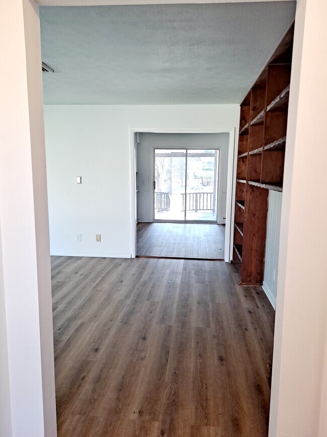 Building Photo - 174 Whaley Rd