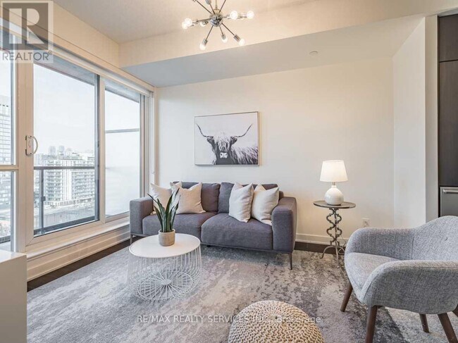 Photo du bâtiment - 170 Sumach St