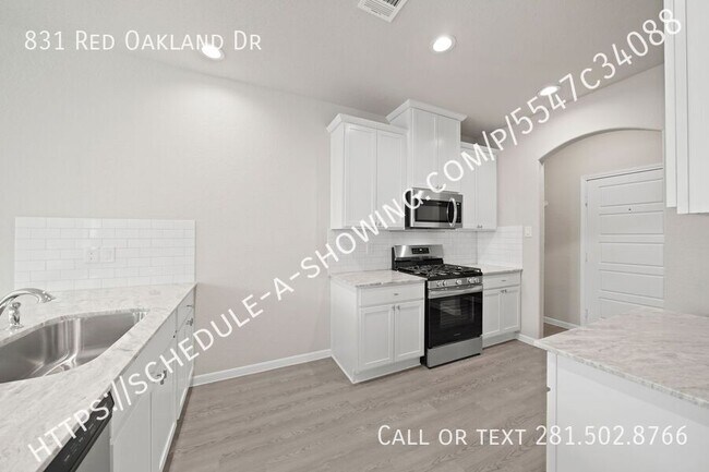 Building Photo - 831 Oakland Dr