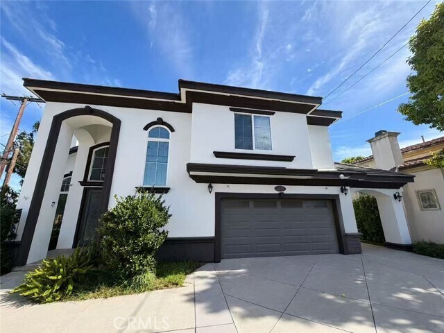 Building Photo - 8228 Elm Ave