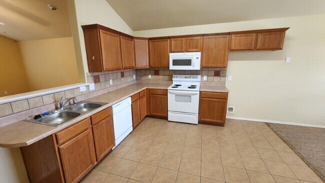 Foto del edificio - Half off first full month's rent/ Frenship...