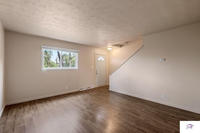 Building Photo - WELCOME HOME!