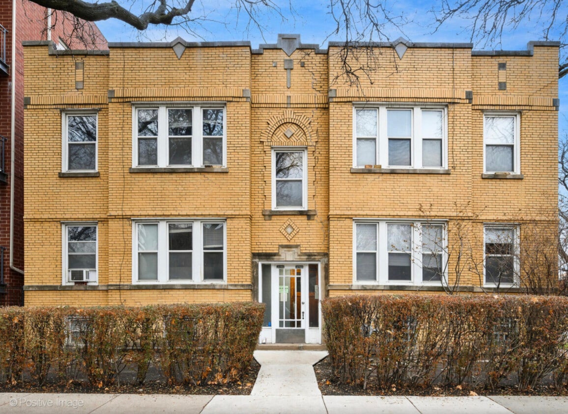 Primary Photo - 3700 W Cornelia Ave