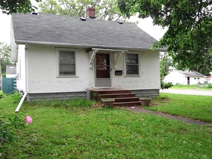 1744 Malvern St, Lauderdale, MN 55113 House Rental in Lauderdale, MN