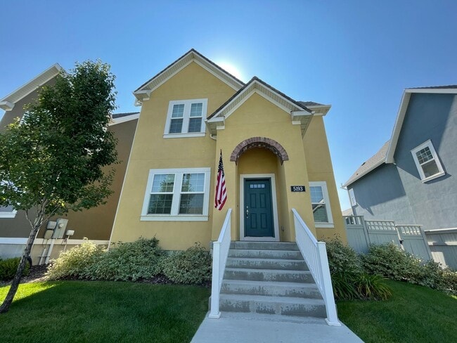 Building Photo - Great Daybreak Home Available March 1!