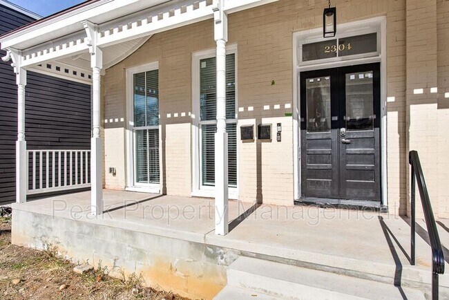 Building Photo - 2304 Venable St