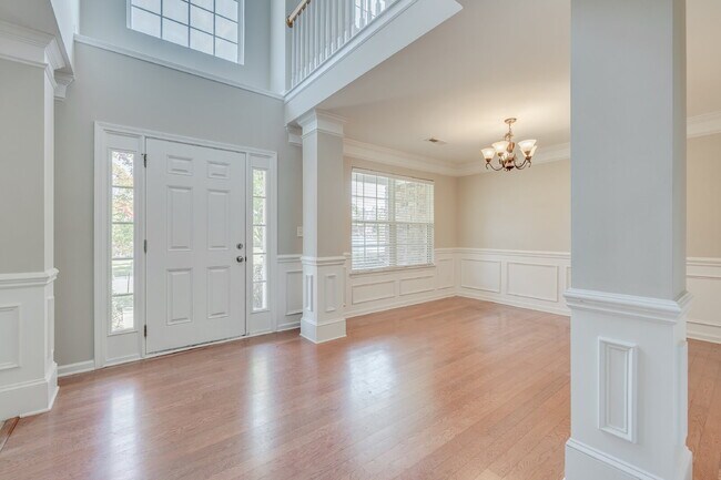Foto del edificio - Spacious 4BR Fort Mill Home with Loft, Private Primary Retreat & Fenced Yard
