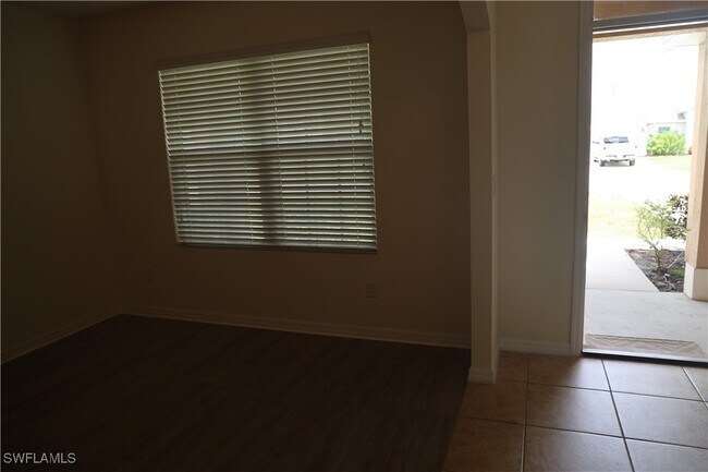 Building Photo - 308 SW 16th Terrace