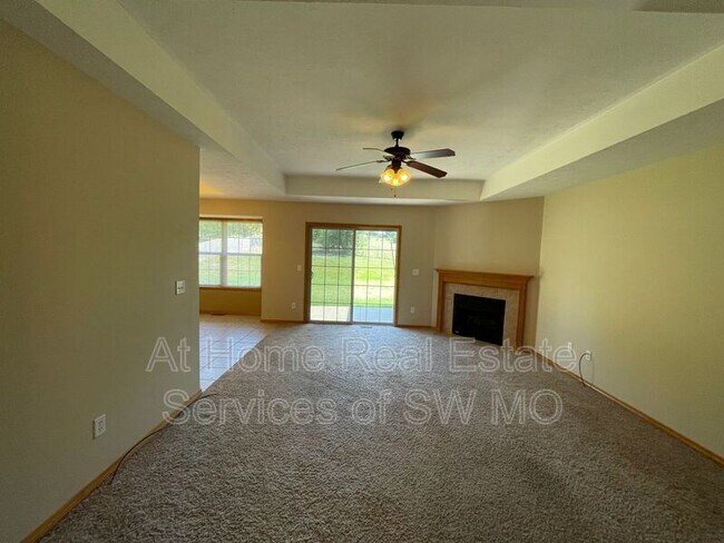 Building Photo - 2618 W Colton Ave