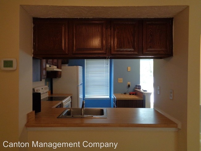 Building Photo - 2 br, 1.5 bath House - 81 Stillwood Circle