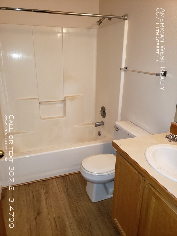 Foto del edificio - Nice downstairs apartment