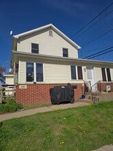 Building Photo - 114 3rd St SE