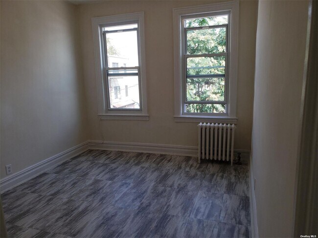 Building Photo - 40-11 50th Ave