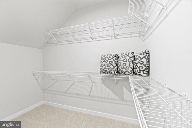 Building Photo - 8739 Plantation Ln