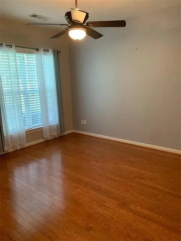 Foto del edificio - 1356 Thornborough Dr