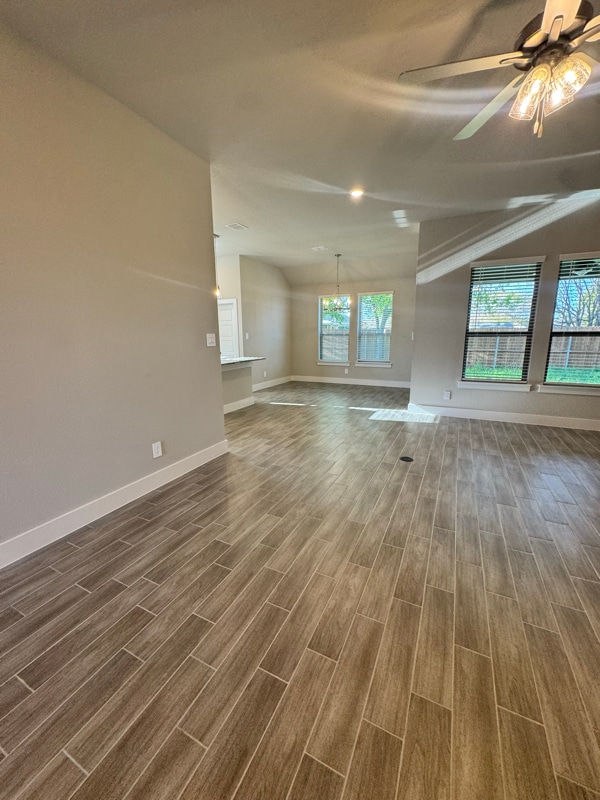 Building Photo - 632 Mooney Dr