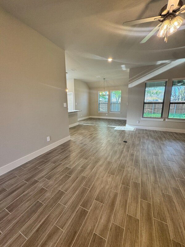 Foto del edificio - 632 Mooney Dr